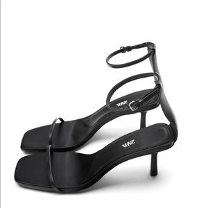 Strappy leather sandal - Zara